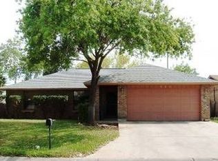 909 Rhonda Dr, Laredo, TX 78041