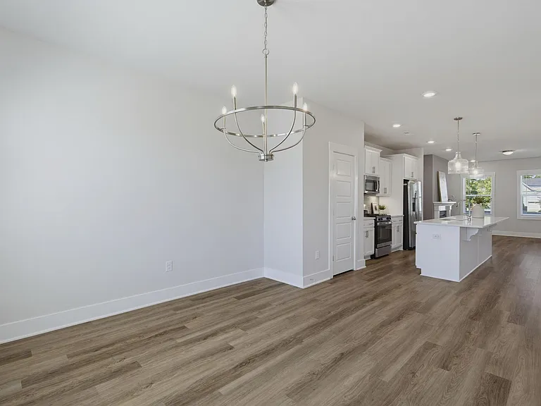 682 Vine Pkwy — Photo 8