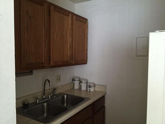 4th image of 1218 E St APT 5