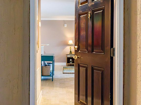 3rd image of 100 BOARDWALK Drive #814