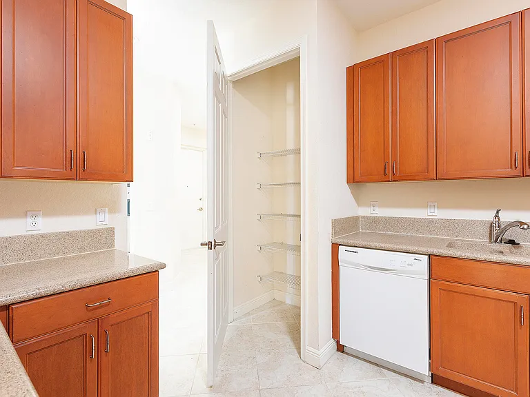 6807 Lakeside Cir N #102-1 — Photo 10
