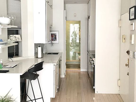 2nd image of 332 E 77th St APT 12