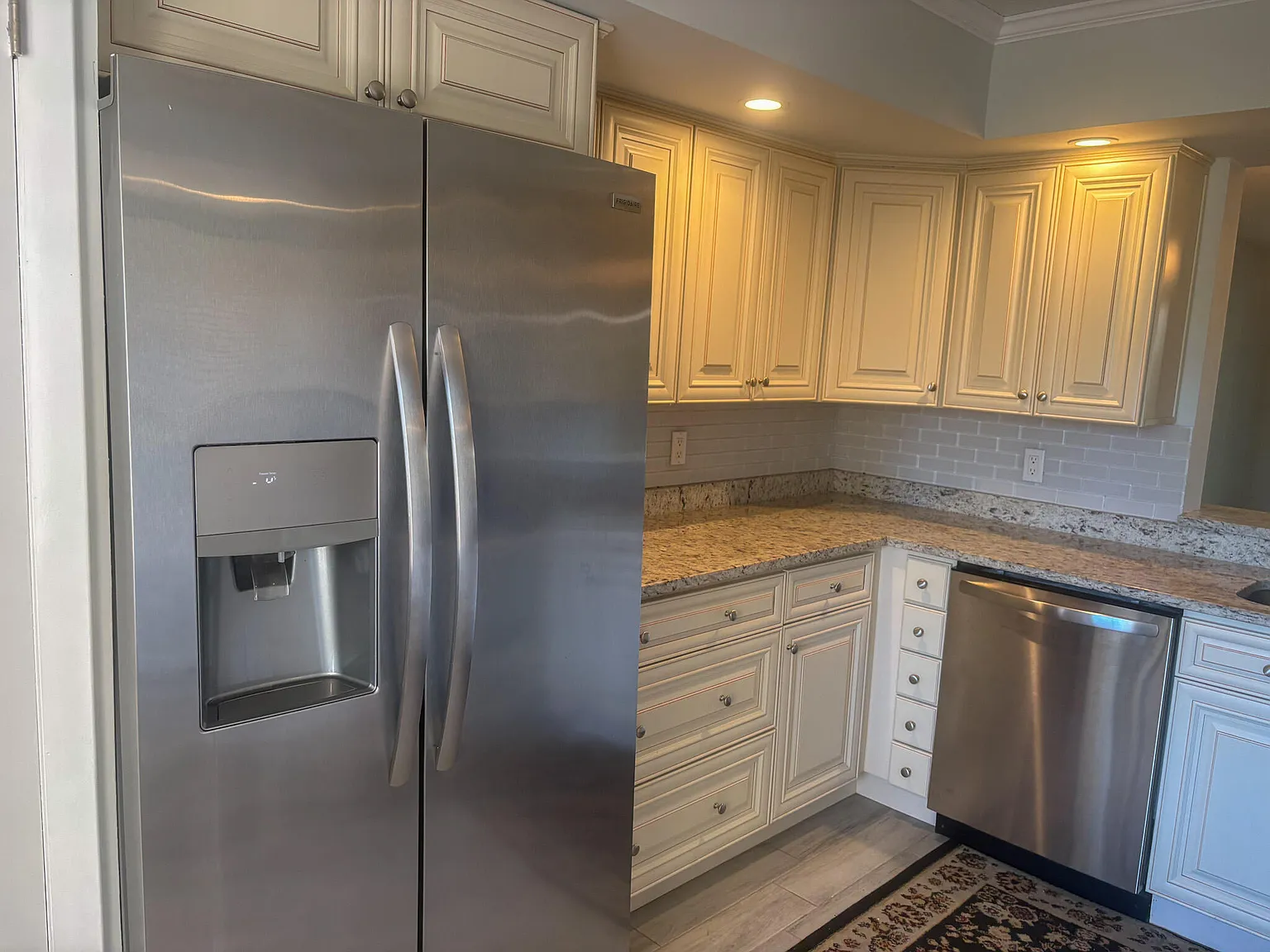 1 bed, 2.0 bath, 1020 sqft, $2,000 — Photo 2