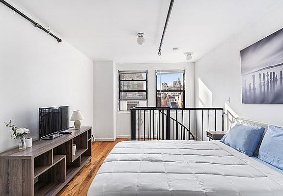 5th image of 240 Mulberry St #16A