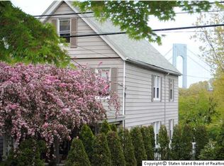 238 Fingerboard Rd, Staten Island, NY 10305