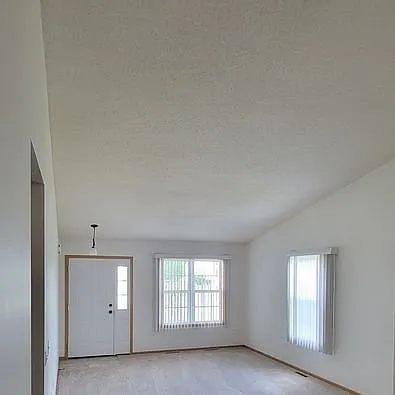 Building Photo - 2120 Matthew Dr #2120