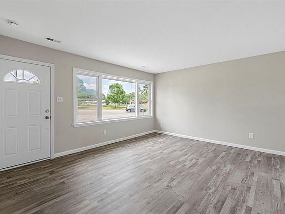 3rd image of 7804 Leona St