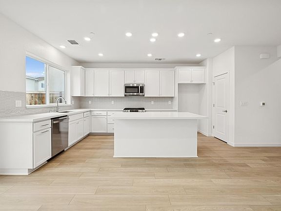 2nd image of 412 Paine Ct