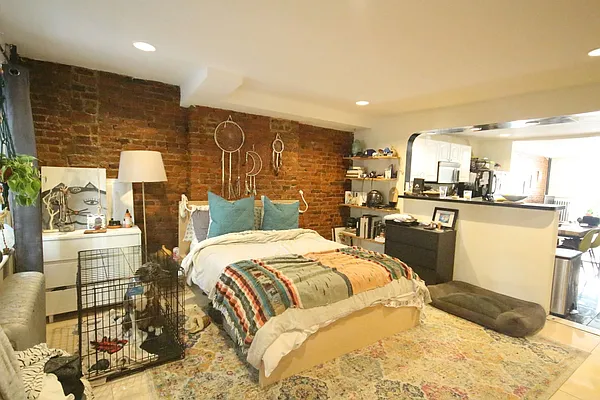 Rented by Rental Solutions Inc | media 9