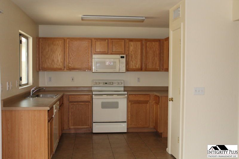 1st image of 1354 E 10th St
