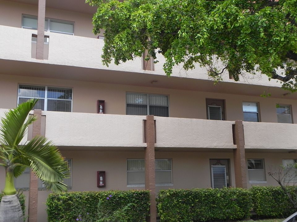 1st image of 3001 E Sunrise Lakes Dr #103