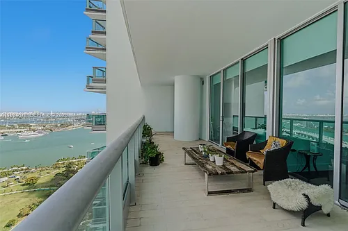 900 Biscayne Blvd Photo 1