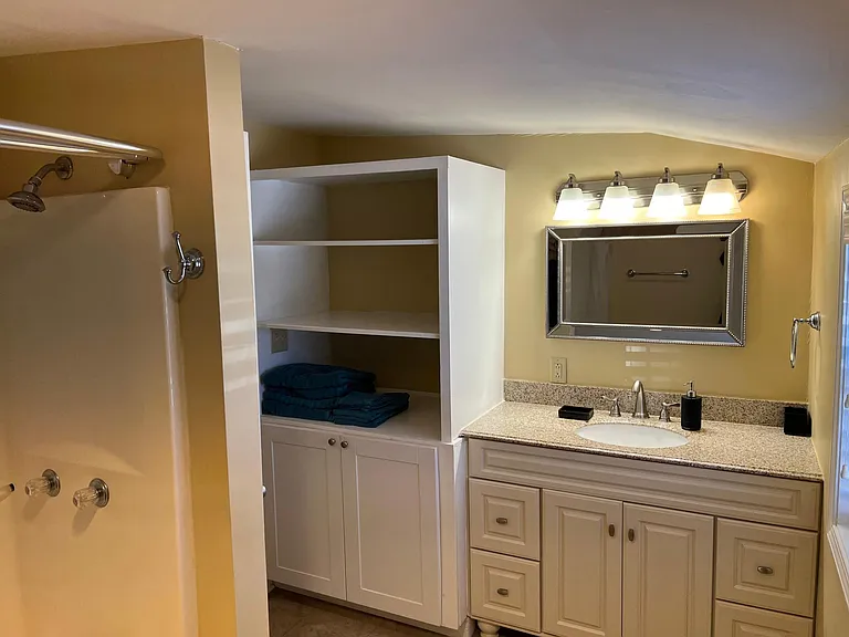 101 Maple St #2 — Photo 9