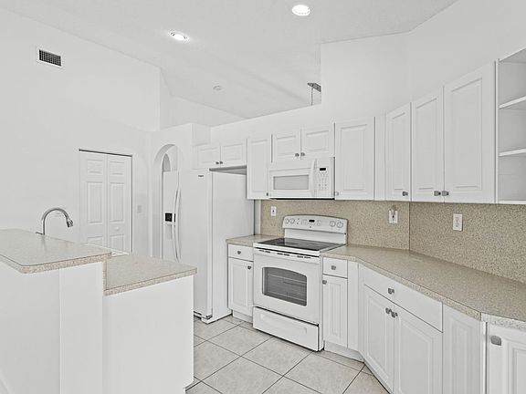 5th image of 11255 NW 53rd Ln #11255