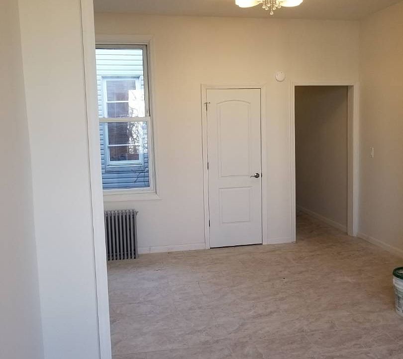 1st image of 1881 Woodbine St