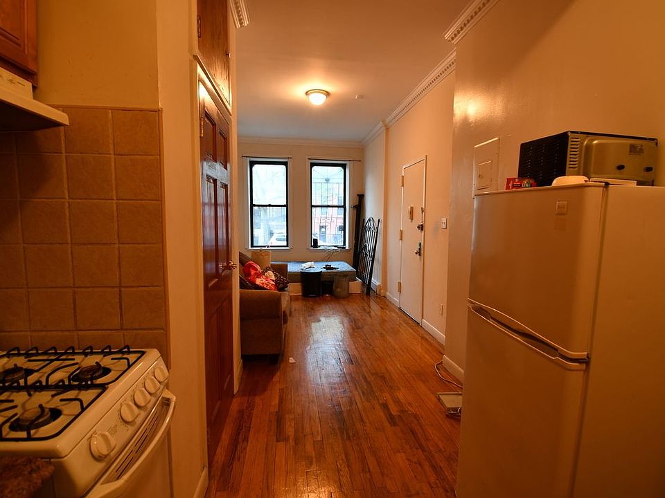 2nd image of 308 Stuyvesant Ave #1A