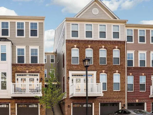 25214 Split Creek Ter, Chantilly, VA 20152