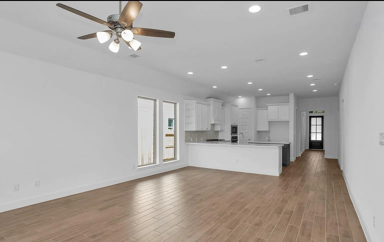 4 bed, 3.0 bath, $2,695 — Photo 3