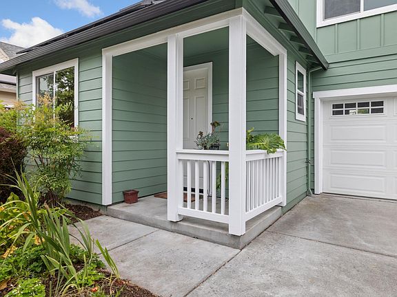 4th image of 1951 Bay Meadow Drive