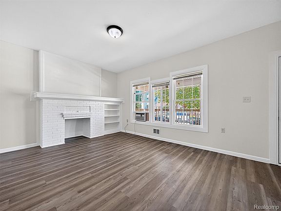 5th image of 5345 Seebaldt St