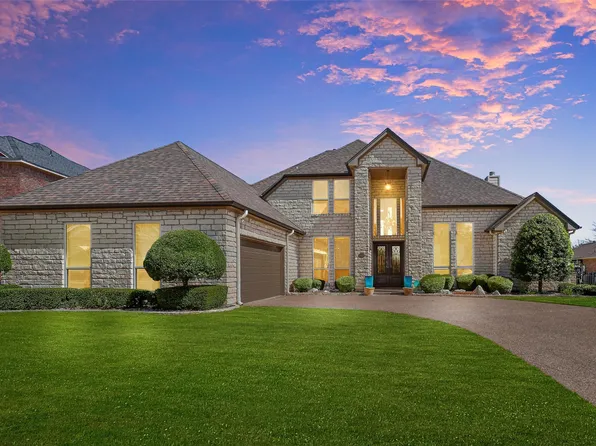 824 Muirfield Dr, Mansfield, TX 76063
