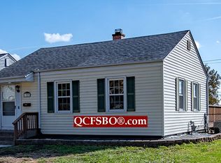 1729 Brown St, Bettendorf, IA 52722