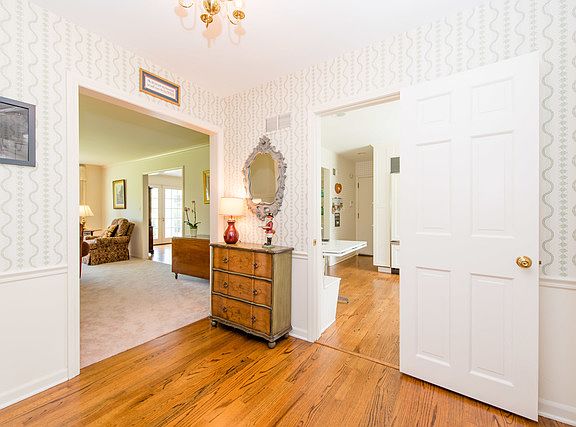5th image of 315 Jeffery Ln
