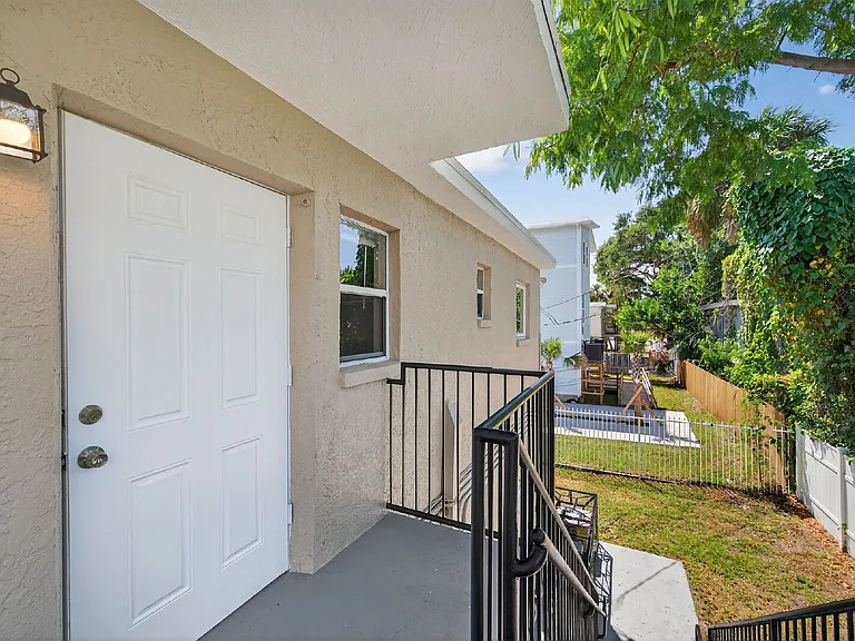 1771 Russell St S #3 — Photo 23