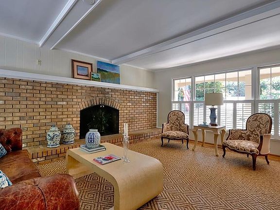 5th image of 100 Fox Hills Cir SE