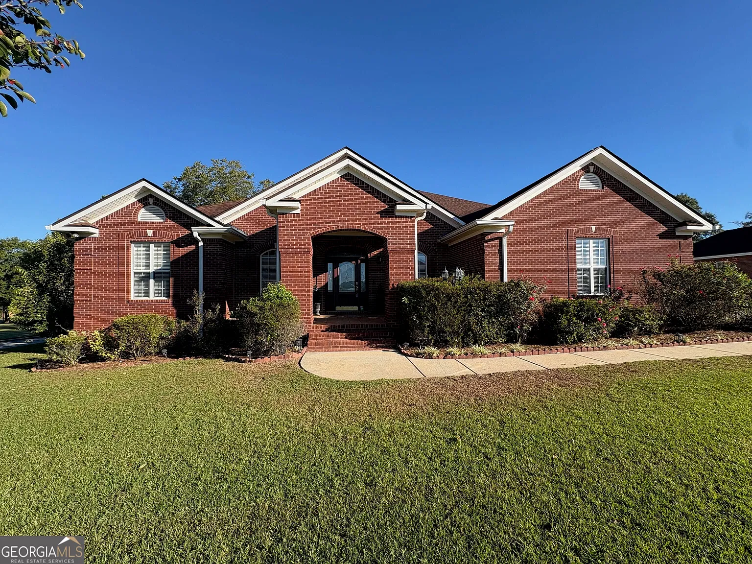 4 bed, 3.5 bath, 2004 sqft, $2,600 — Photo 2