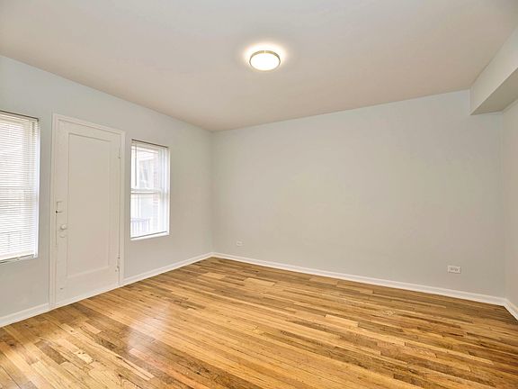 4th image of 6100-6108 S Eberhart Ave #6102-1W
