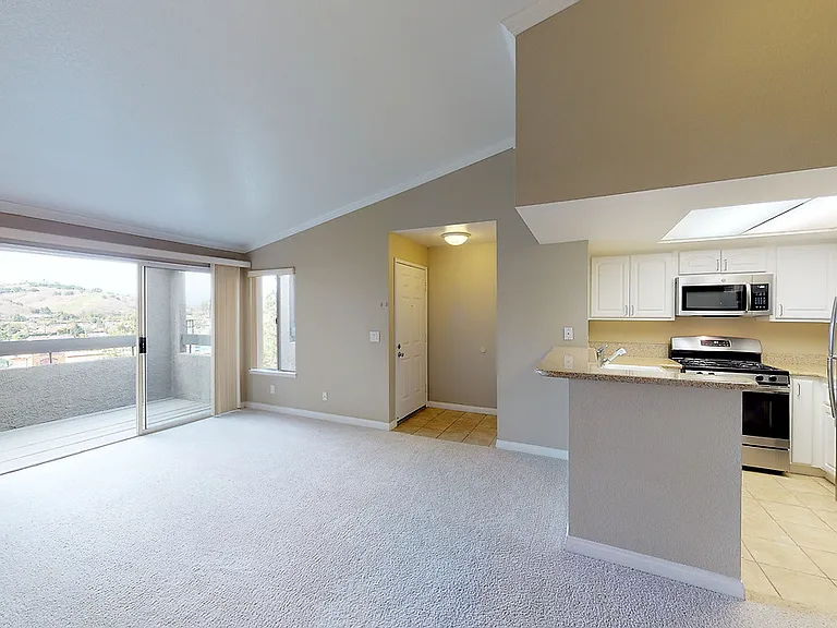 Emerald Pointe — Photo 7