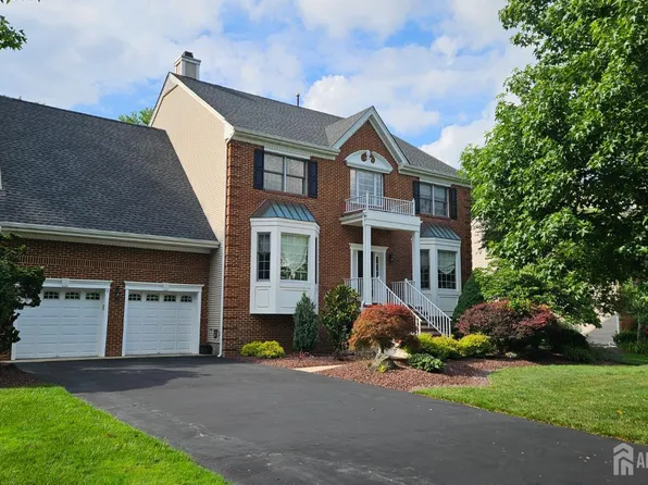 5 Tree Farm Rd S, Monmouth Junction, NJ 08852