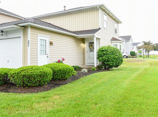 201 Deerhurst Ln, Webster, NY 14580