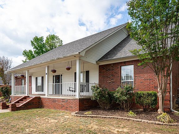 2nd image of 39 Linda Cir