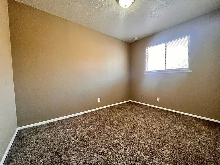 8101 Marble Ave NE — Photo 15