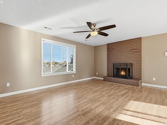 3rd image of 7403 NE 70th Ct