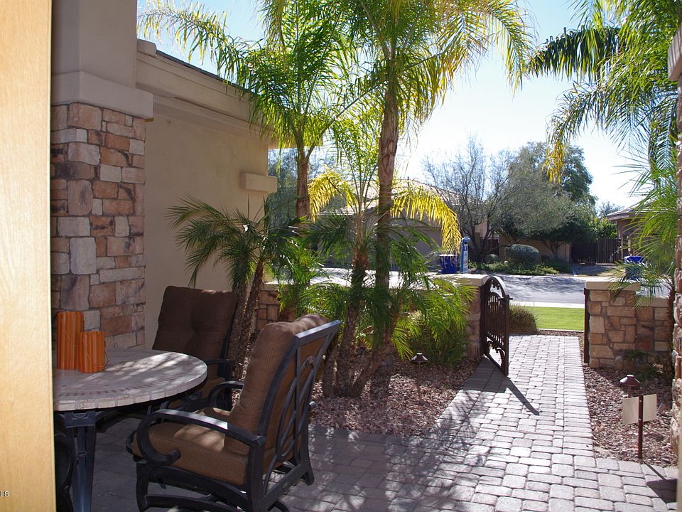 1st image of 1614 W Yellowstone Way