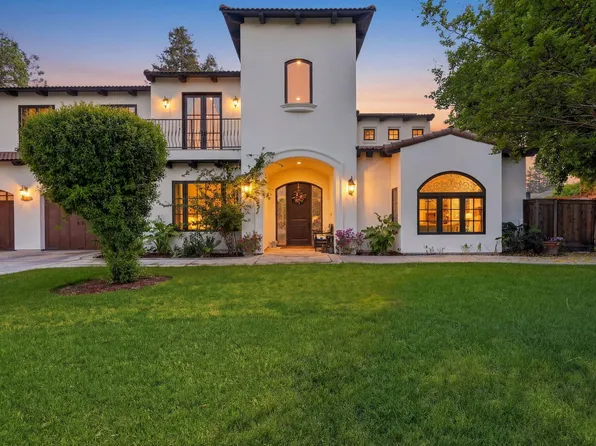 3939 W Robinwood Court W, Visalia, CA 93291