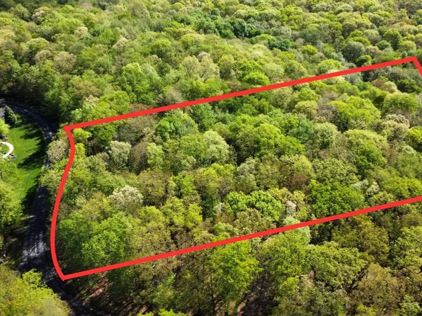 18 Moss Creek Cir, Oakland, MD 21550