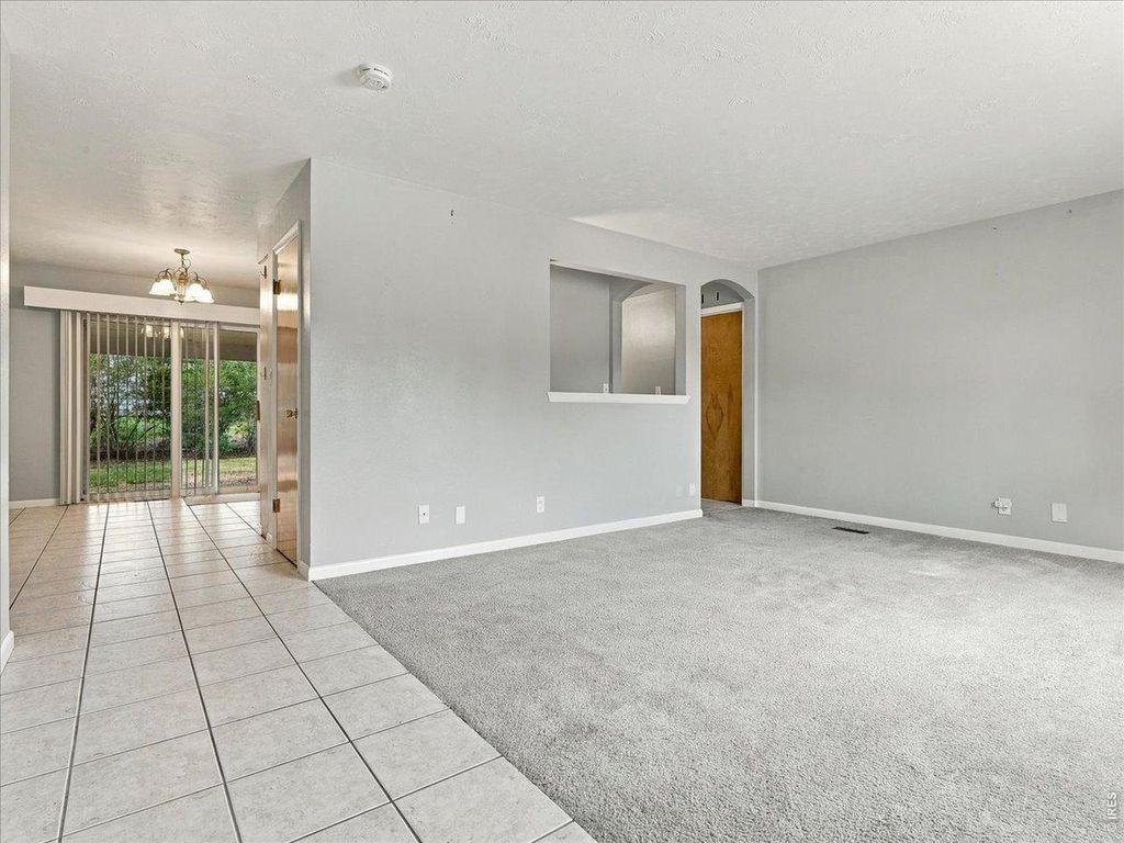 1053 Montview Rd