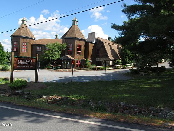 3rd image of 126 Pommel Dr