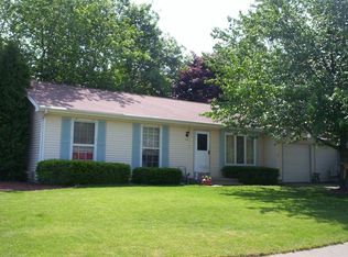 310 N Bromley Dr, McHenry, IL 60050