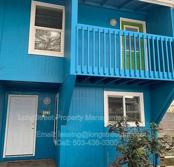 3161 N Shore Dr SE #4 — Photo 1