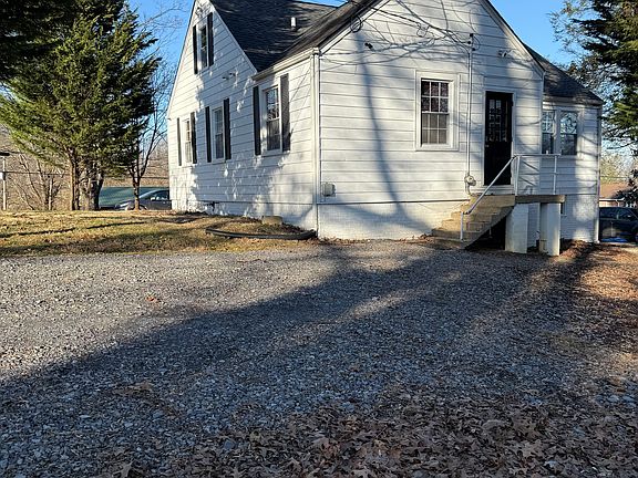 2nd image of 3009 Mayfield Dr