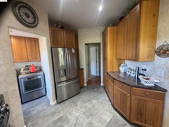 4th image of 21185 Crystal Falls Dr