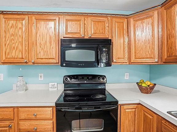 4th image of 35 Highland Park #35