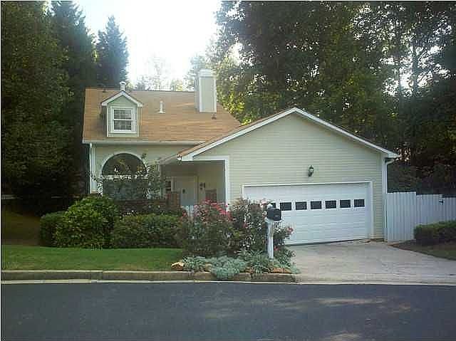 1st image of 2957 Crosswycke Forest Cir