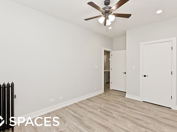 5th image of 1062 W Glenlake Ave #2A