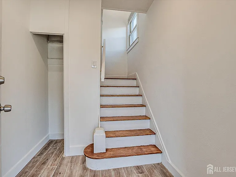 385 Pierson Ave #2 — Photo 4